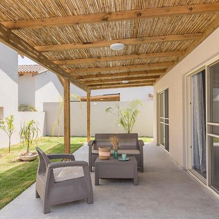 Tal Shahar Zimmers Exterior photo