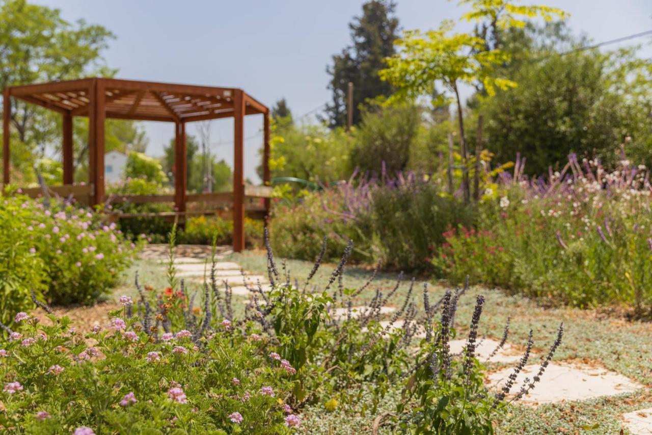 Tal Shahar Zimmers Exterior photo